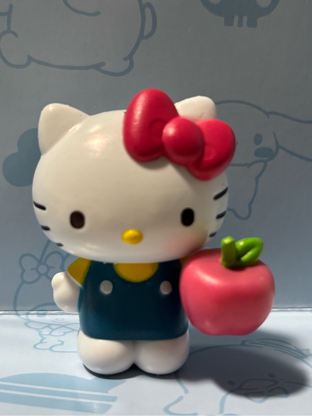 Hello Kitty White Figure with Red Bow & Pink Apple - Hello Kitty Collectible